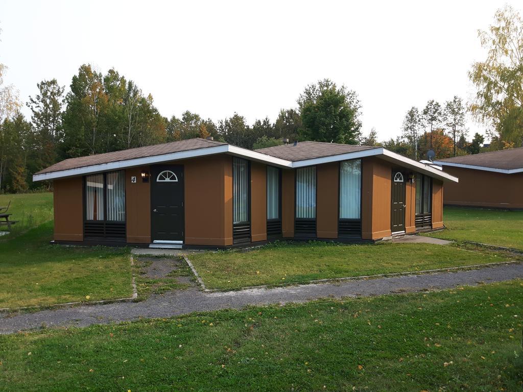 Chalets Du Lac Matapedia Val-Brillant 外观 照片